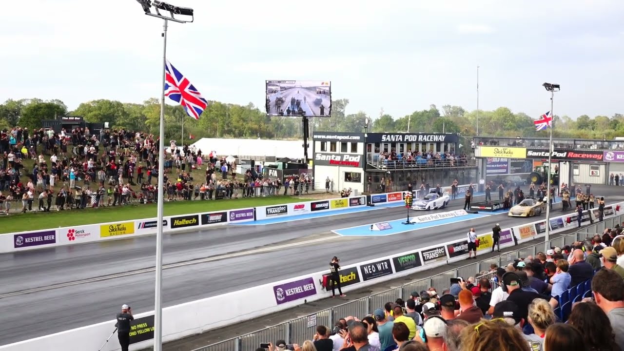 Top Fuel Funny Car - Steve Ashdown in  "The Undertaker" (engine fire !) vs Kevin Kent "West Ten"