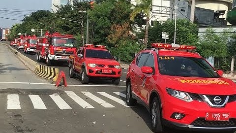 FULL IRINGAN MOBIL PEMADAM KEBAKARAN