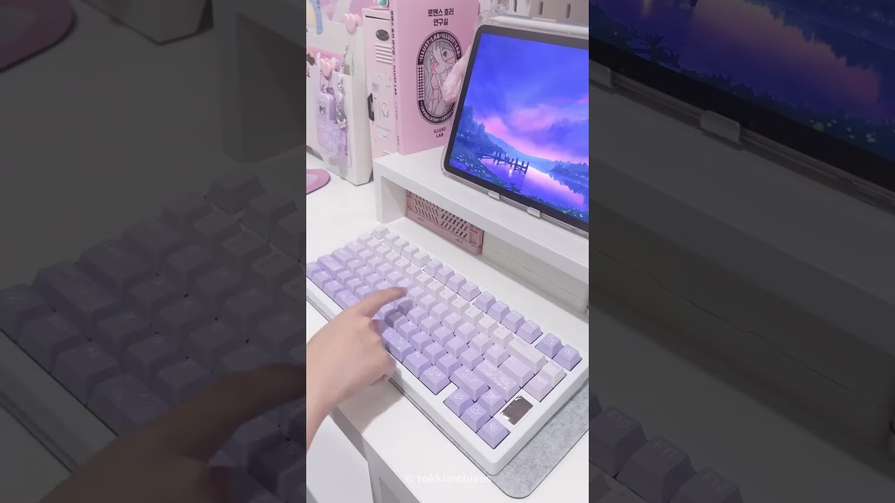 Metal Keycaps VS PBT Keycaps 