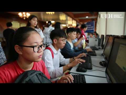 Video Toàn cảnh làm thủ tục nhập học Khoá 45 ĐHCQ UEH - youtube