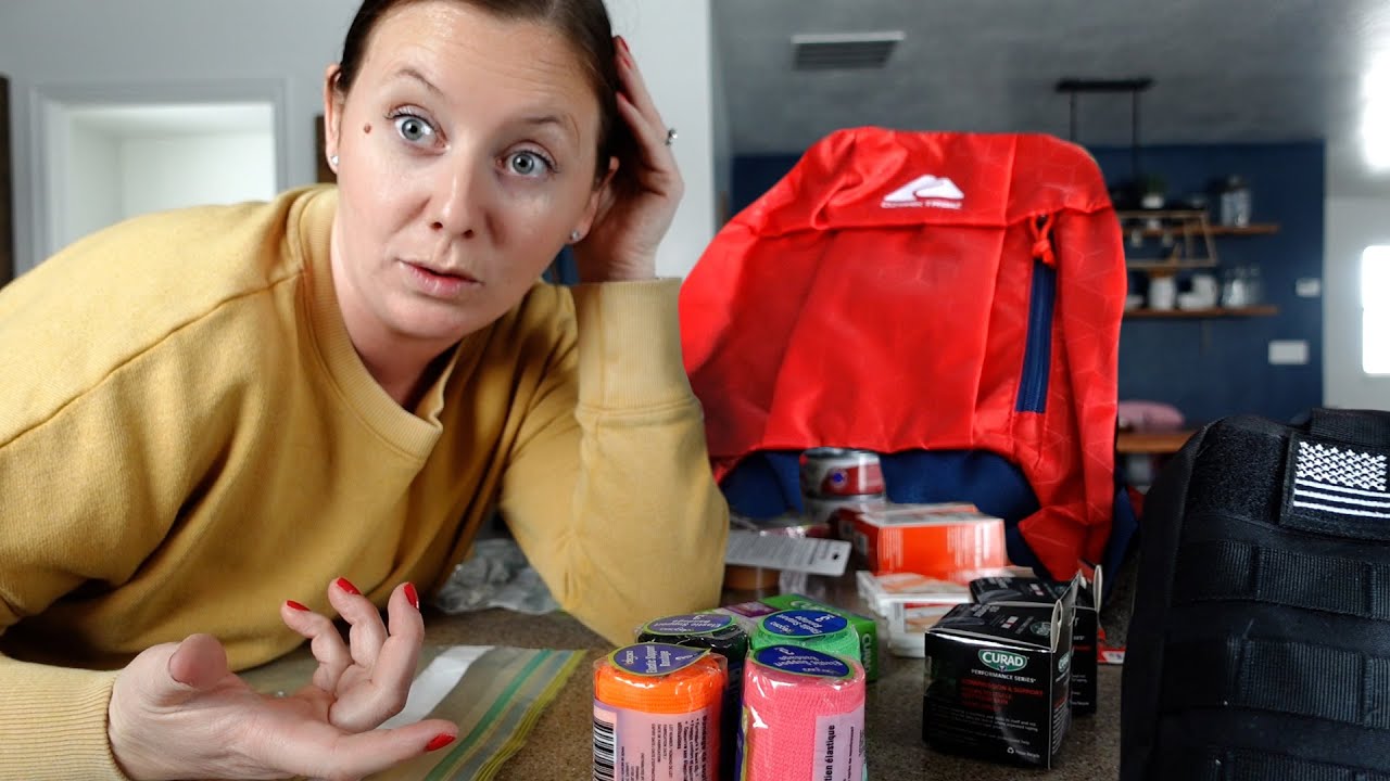 PREPARING FOR A MAJOR WINTER STORM WHAT TO PUT IN AN EMERGENCY BAG preparing-for-a-major-winter-storm-what-to-put-in-an-emergency-bag