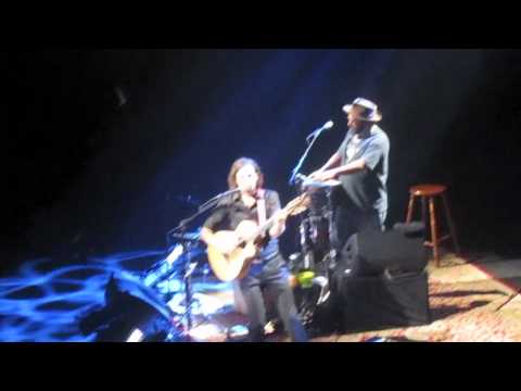 Jason Mraz - Lucky (Sydney Opera House) 19Nov11