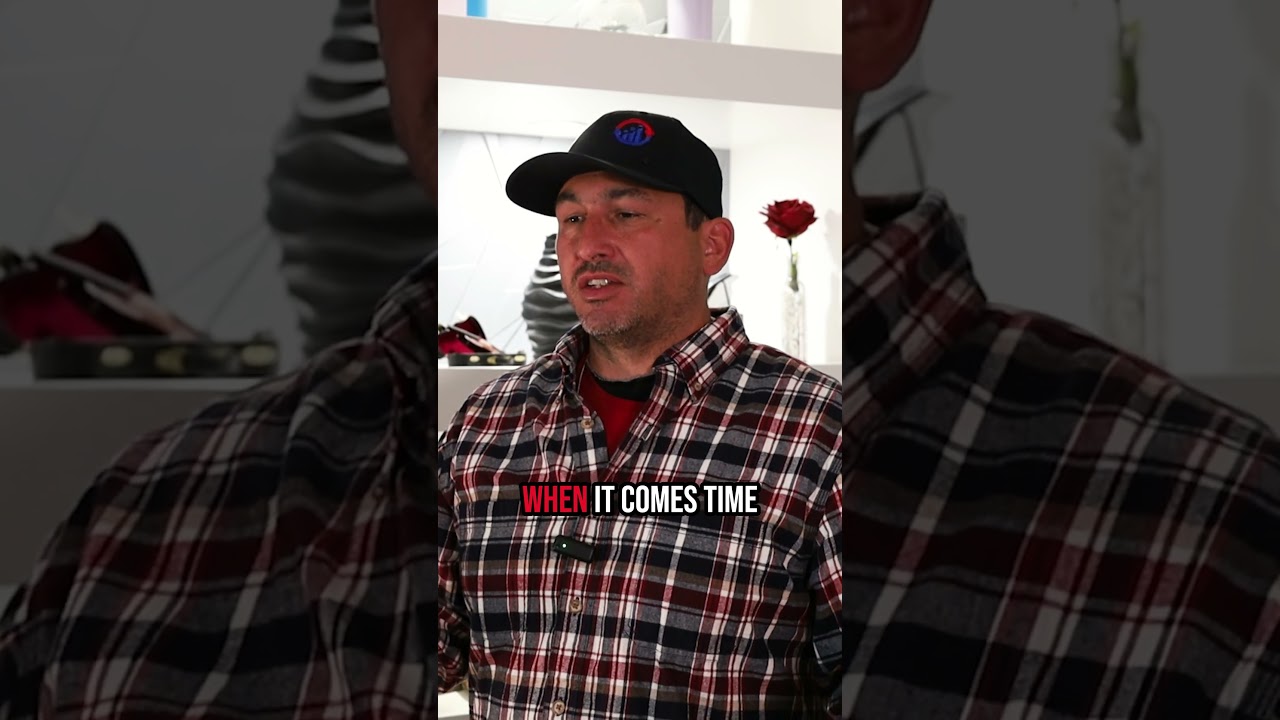 Make decisions with real-time data as a contractor. 