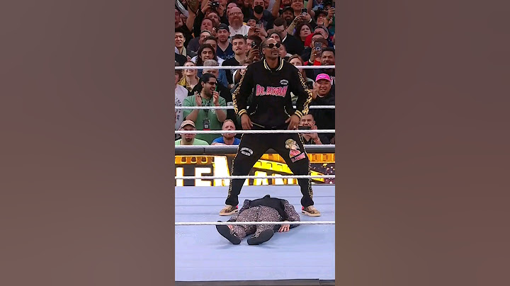 Snoop Dogg wanted in on the #WrestleMania action 😂