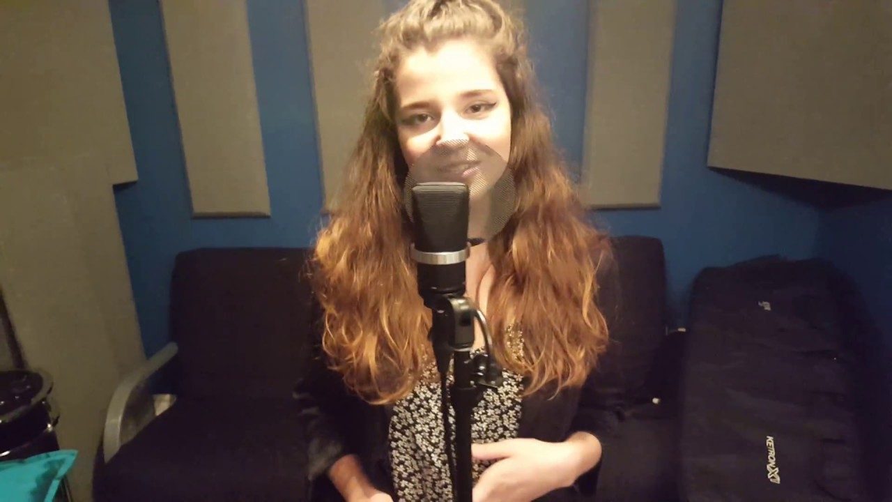 Fly me to the moon   Annie G. Roy & Robert Messier