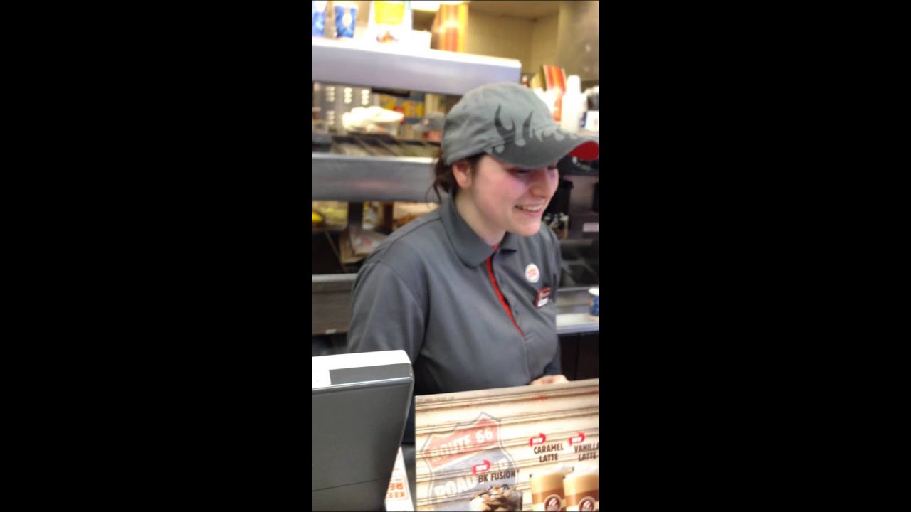 MOUSE IN BURGER KING!! PADDINGTON LONDON DONT EAT!