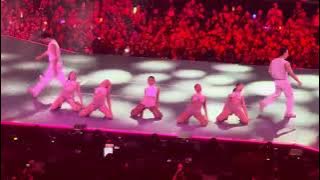 Hwasa – “Maria” Live Performance | Iconic Stage Presence 🔥💃 KCON ‘25 