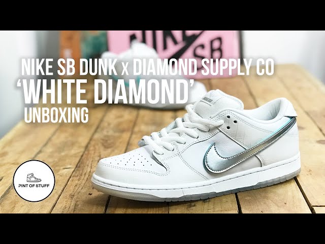 Excursie rib erfgoed Diamond Supply Co. x Nike SB Dunk Low Pro 'White Diamond' Sneaker Unboxing  - YouTube