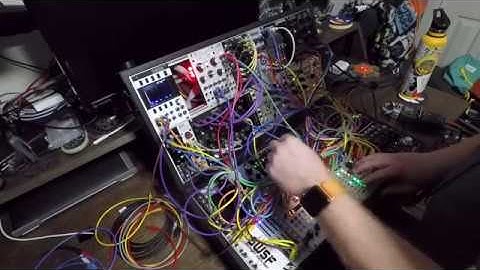 Moody Metropolis - Modulated Musik