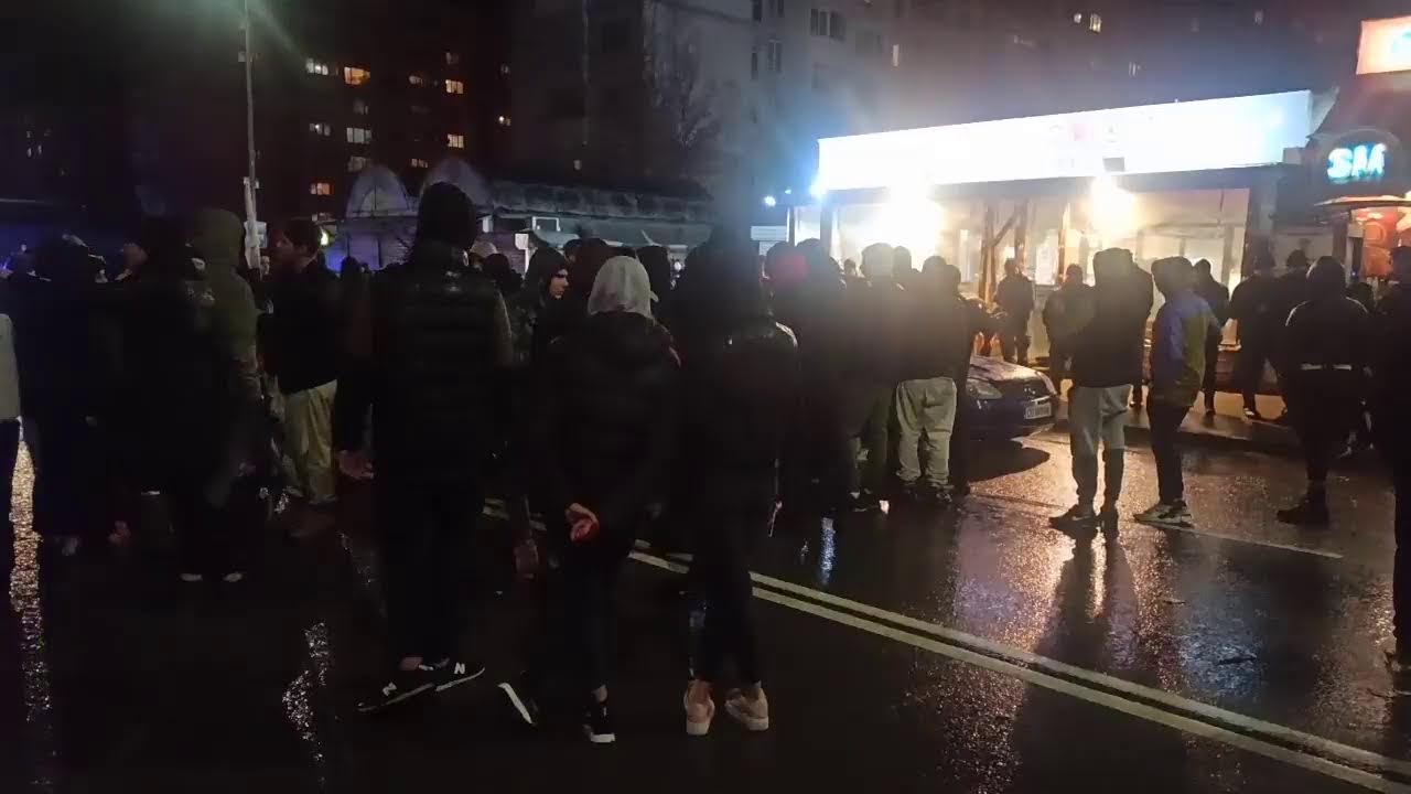 Хиляди на протест, заради приемането на МИГРАНТИ. Оставка! Българийо събуди се!!!
Протест срещу мигрантите в Овча купел !