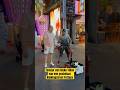 Zomaar een leuke video van een #goochelaar die #sigaretten stopt in shirt #walkingstreet #pattaya