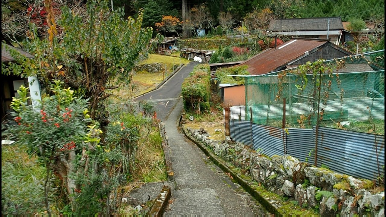 山奥の森林にある上谷集落【限界集落の風景】(奈良県川上村上谷)Kodani