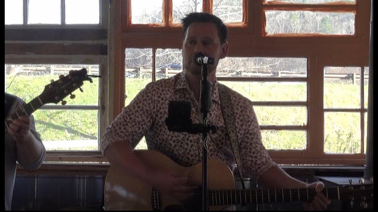 Gary Allan RIGHT WHERE I NEED TO BE - Live acoustic (cover)