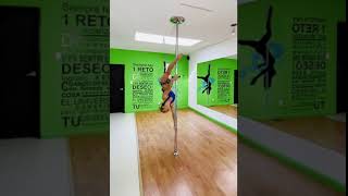 Challenge / Reto:Spin a butterfly 360 degrees on Static Pole.