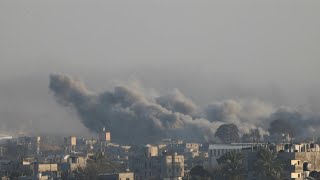 Gaza: de la fumée envahit le ciel lors de frappes israéliennes sur Khan Younès | AFP Images