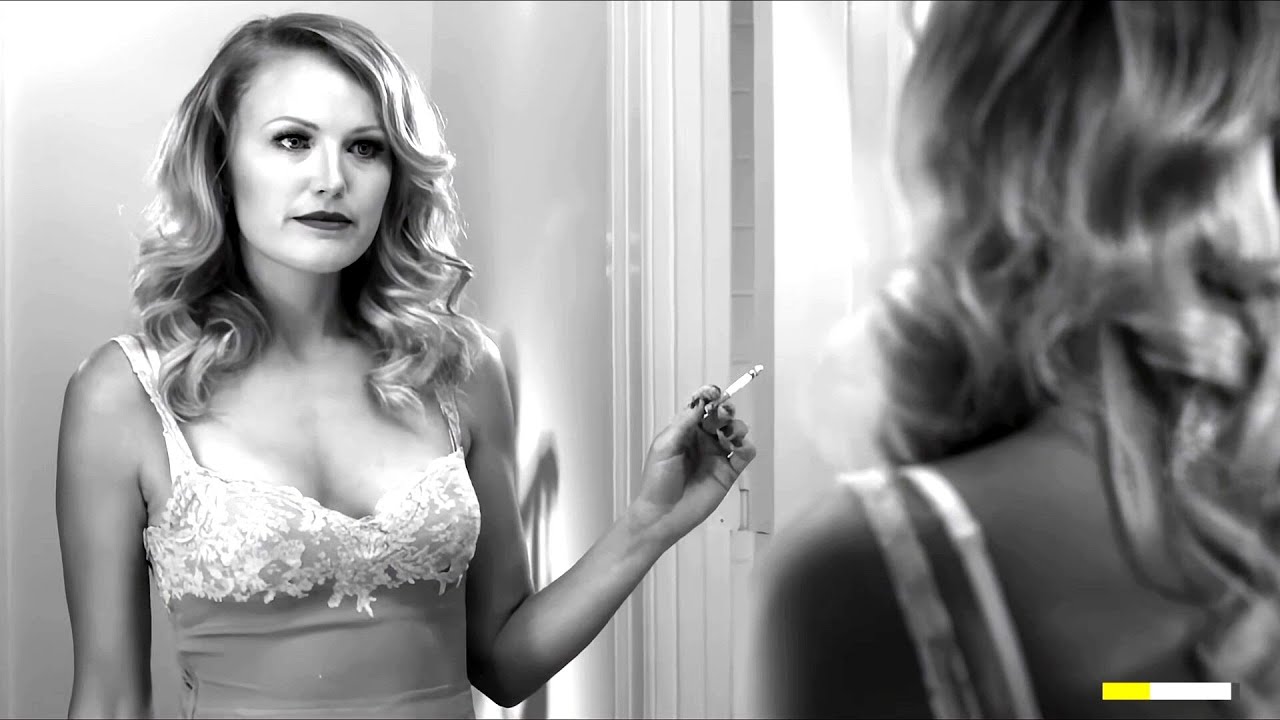 Malin Akerman smoking cigarette 🚬