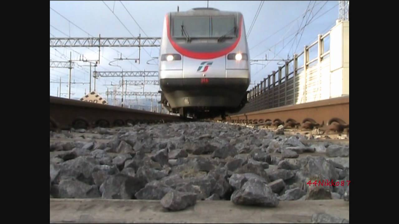 Sotto le Frecce!! ETR 500 Frecciarossa + ETR 485/600 Frecciargento da una nuova prospettiva!!