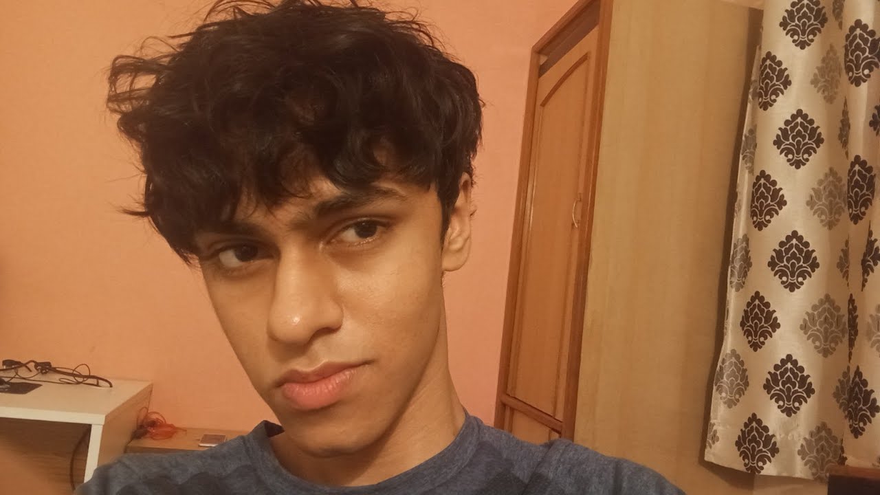 My first ASMR Vid (Tapping, Visuals, Mouth Sounds, Crackling)