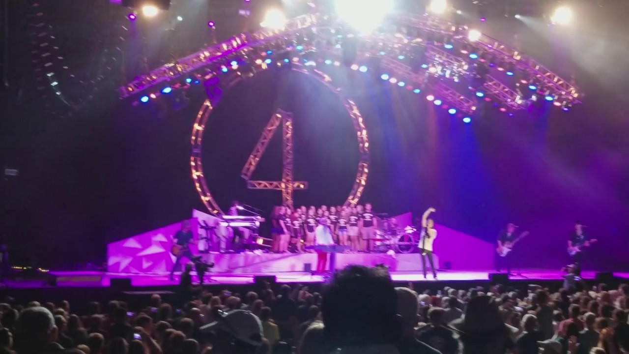 Freedom High School Choir with Foreigner at Jiffy Lube Live July 2017