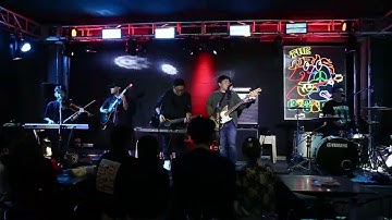 Love Team acoustic Live at 70s Bistro