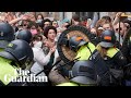 Oproerpolitie breekt pro-Palestijns protest in Amsterdam op
