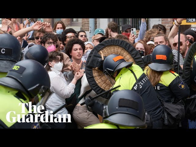 Riot police break up pro-Palestinian protest in Amsterdam class=