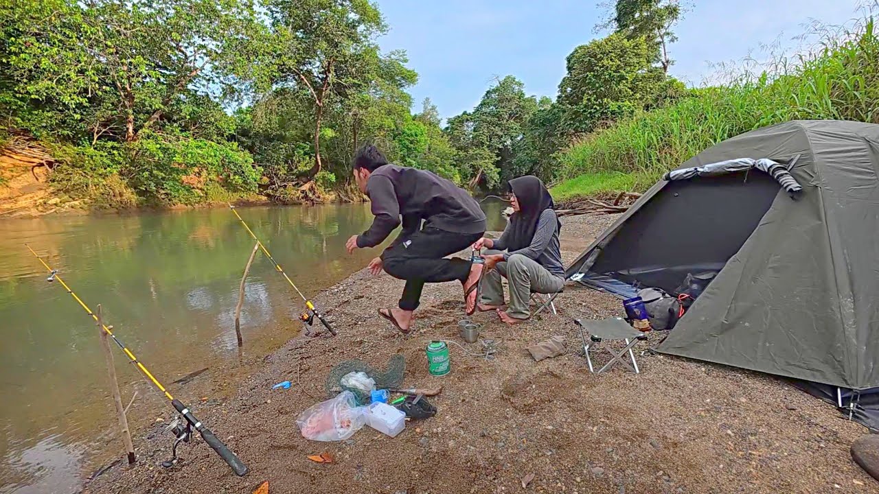 Camping dan mancing bersama istri sampai terkejut pancing di tarik ikan baung
