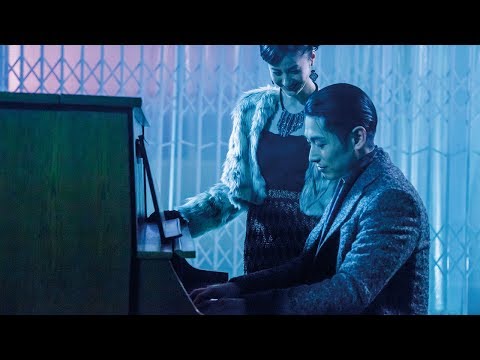 ディーン・フジオカ、即興のピアノ演奏シーン公開 映画「結婚」本編映像