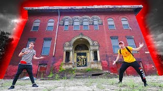 (DOOR SLAMS) EXPLORING HAUNTED GHOST SCHOOL