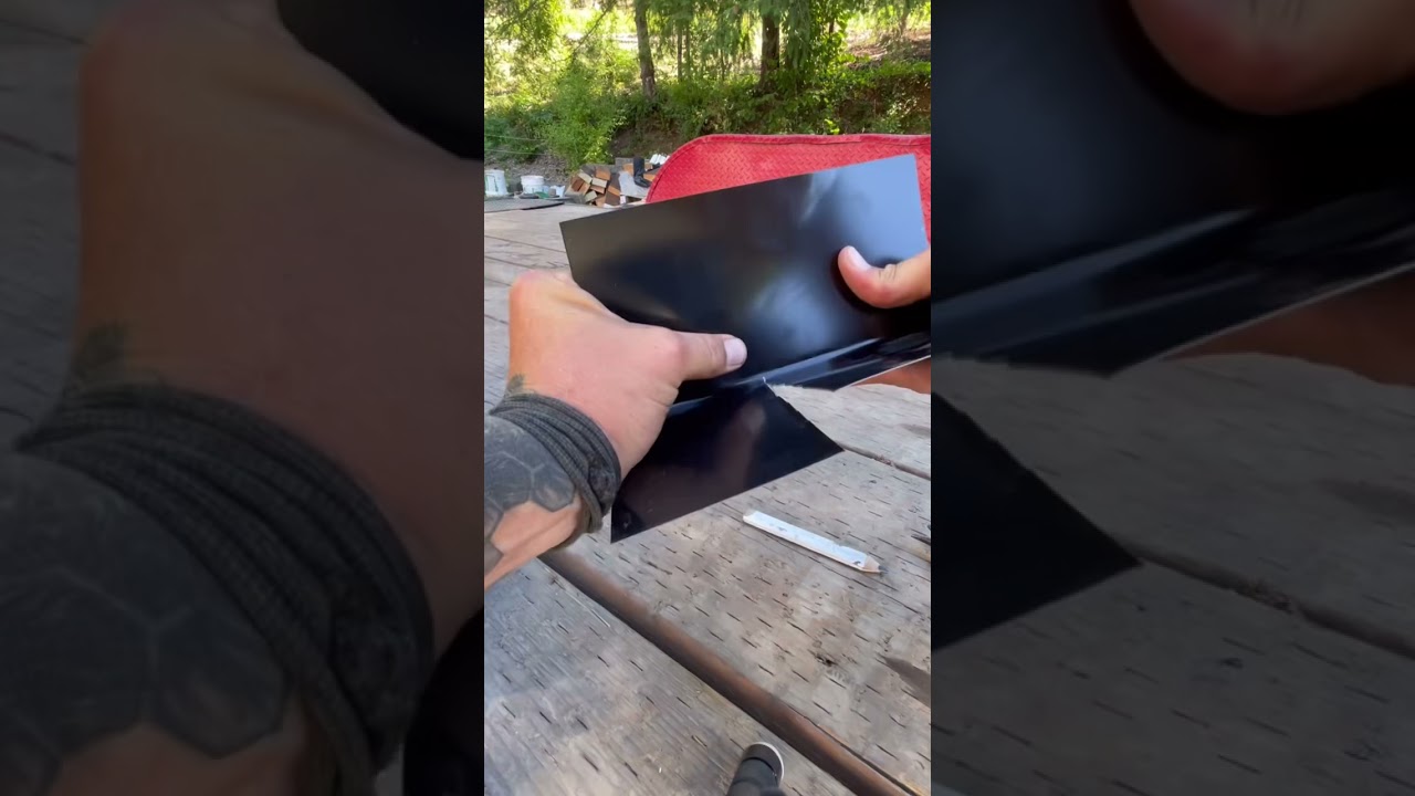 Как разрезать и согнуть ступенчатую планку для откоса металлической или композитной крыши.