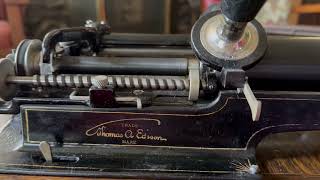 1906 Edison cylinder phonograph with record repeater 