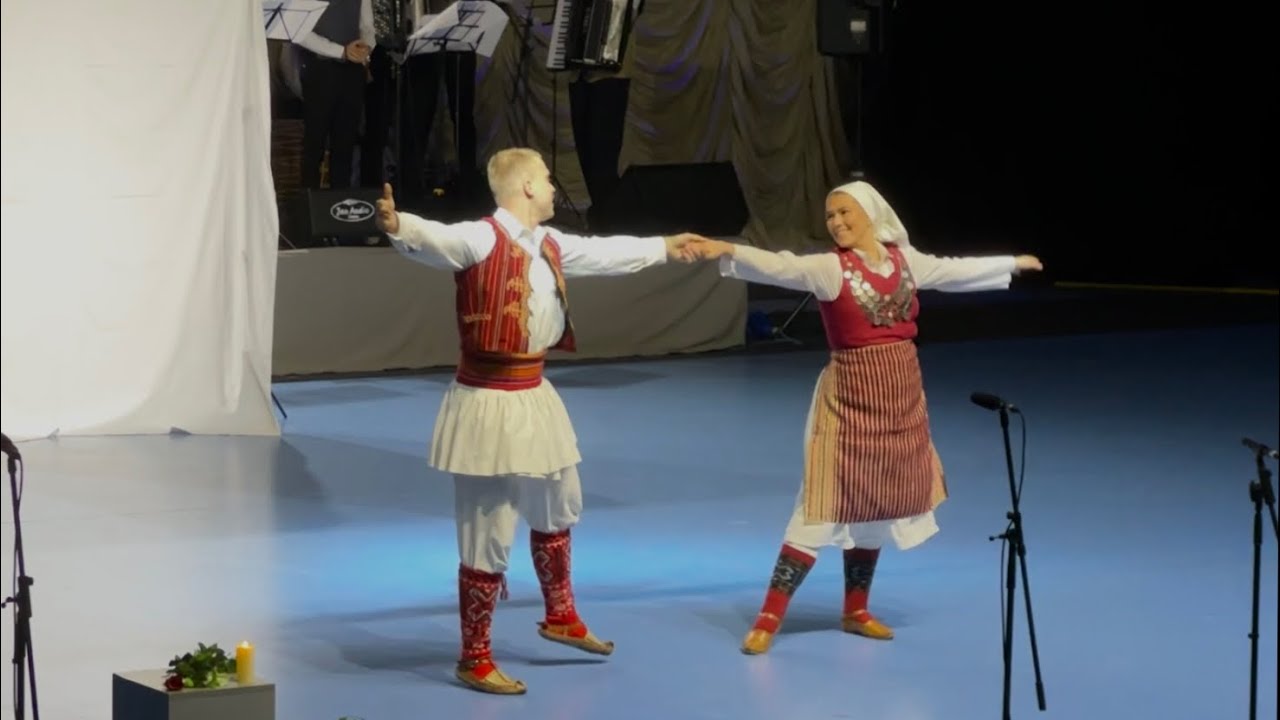 Koreografska minijatura tradicionalnog plesa „Korak ka večnosti” – Filip Kalaba i Mara Gvozdenović