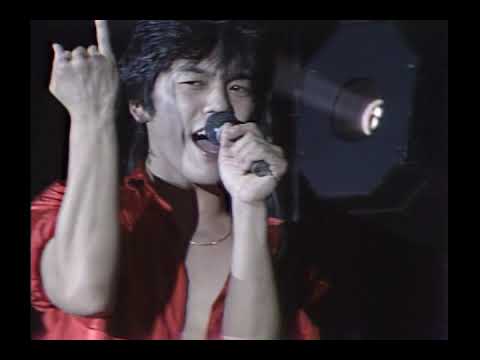 尾崎豊 KISS THE DAY 1991.10.30 LIVE AT YOYOGI OLYMPIC POOL - YouTube