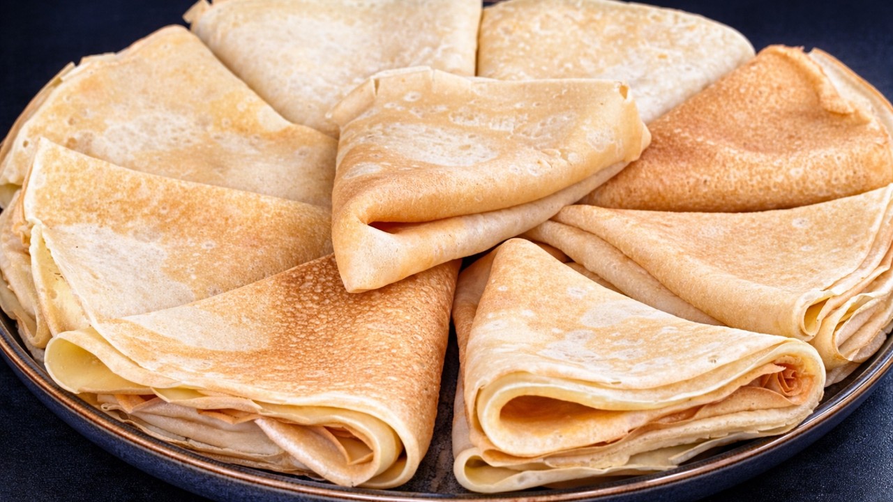 Einfaches und schnelles Pfannkuchen Rezept zu Hause in 10 Minuten!