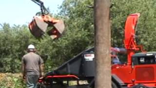 Broyeur de végétaux BVE11 sur barges  Bugnot