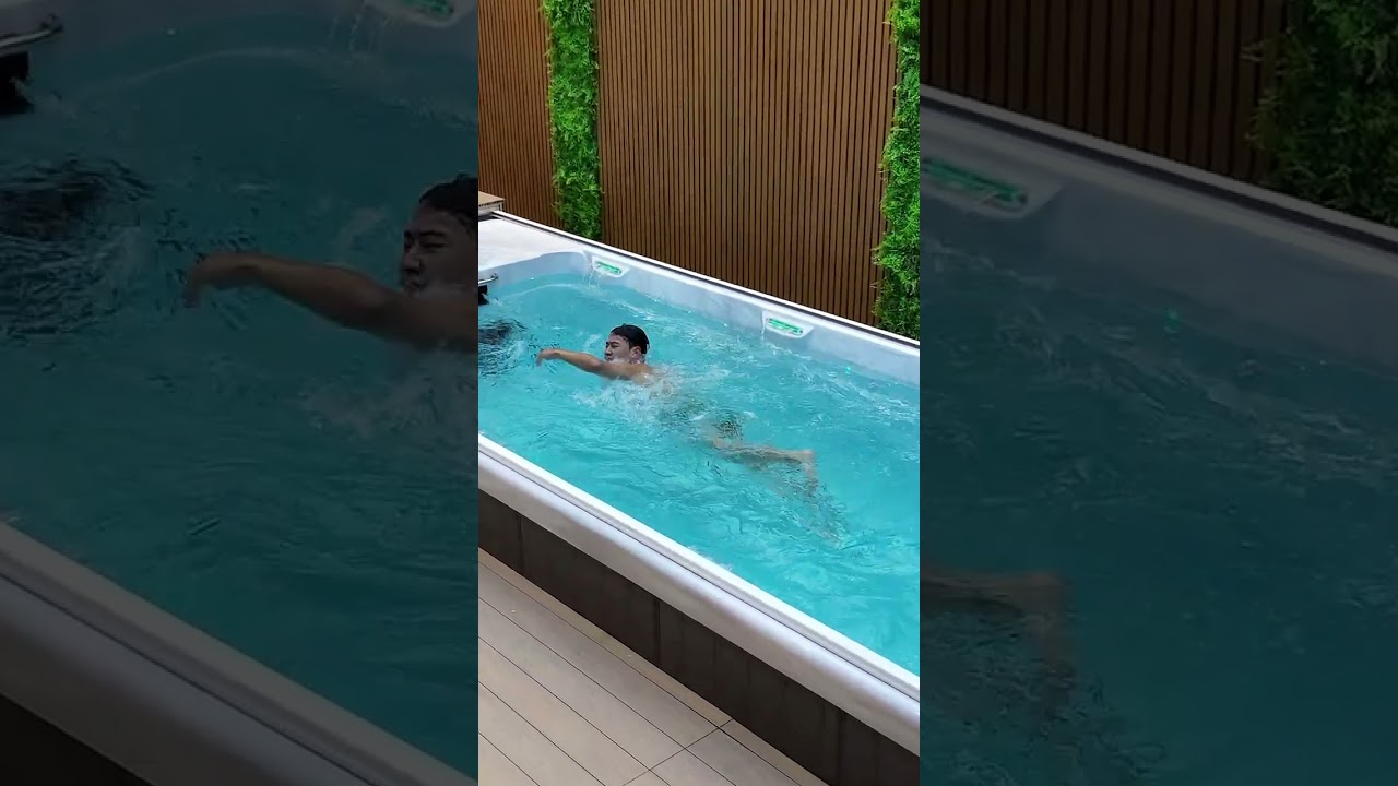 7.8m infinity pool with electric roller cover