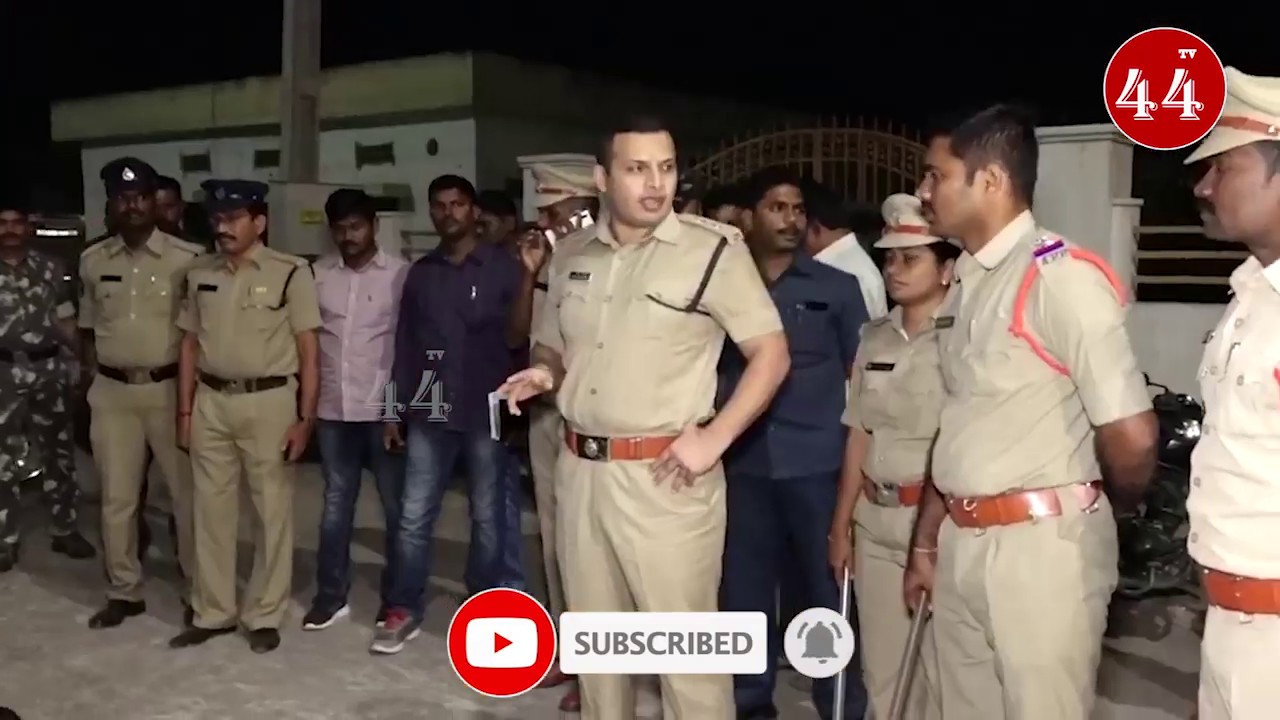 మద్యం సేవిస్తున్న విద్యార్థుల తాట తీసిన SP | Ongole SP Siddardh Kousal Night Special Ride | 44 tv