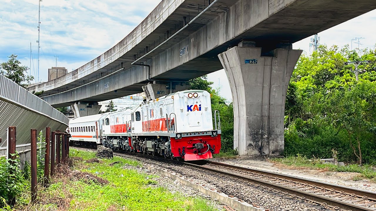 DOUBLE HEADED LOKOMOTIF KA SRIBILAH‼️ Hunting Kereta Api di Sekitaran Kota Medan APRIL 2025