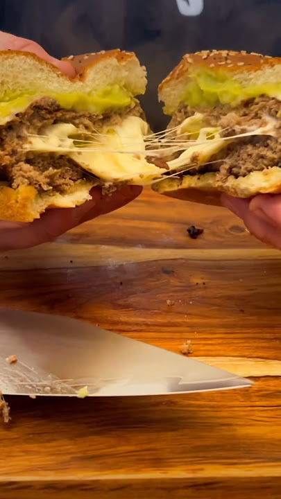 Jalapeño “Business” Juicy Lucy #burger #cheesy #stuffedburger  #juicylucy