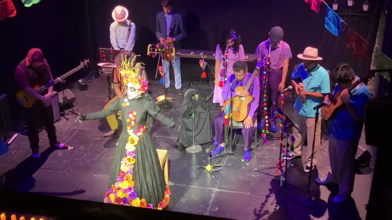 Saturnina y la muerte con Mara Escalante