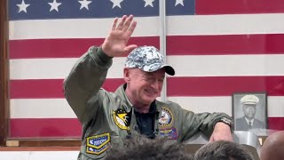 'Will you run for president?': Why Arizona veterans are pushing Sen. Mark Kelly to run