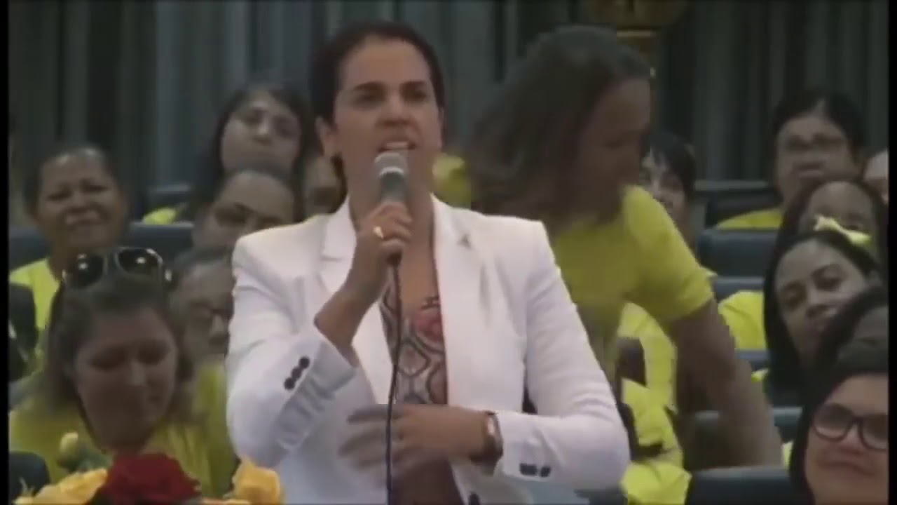 O silêncio de Deus MT FORTE 🔥 Camila Barros - YouTube