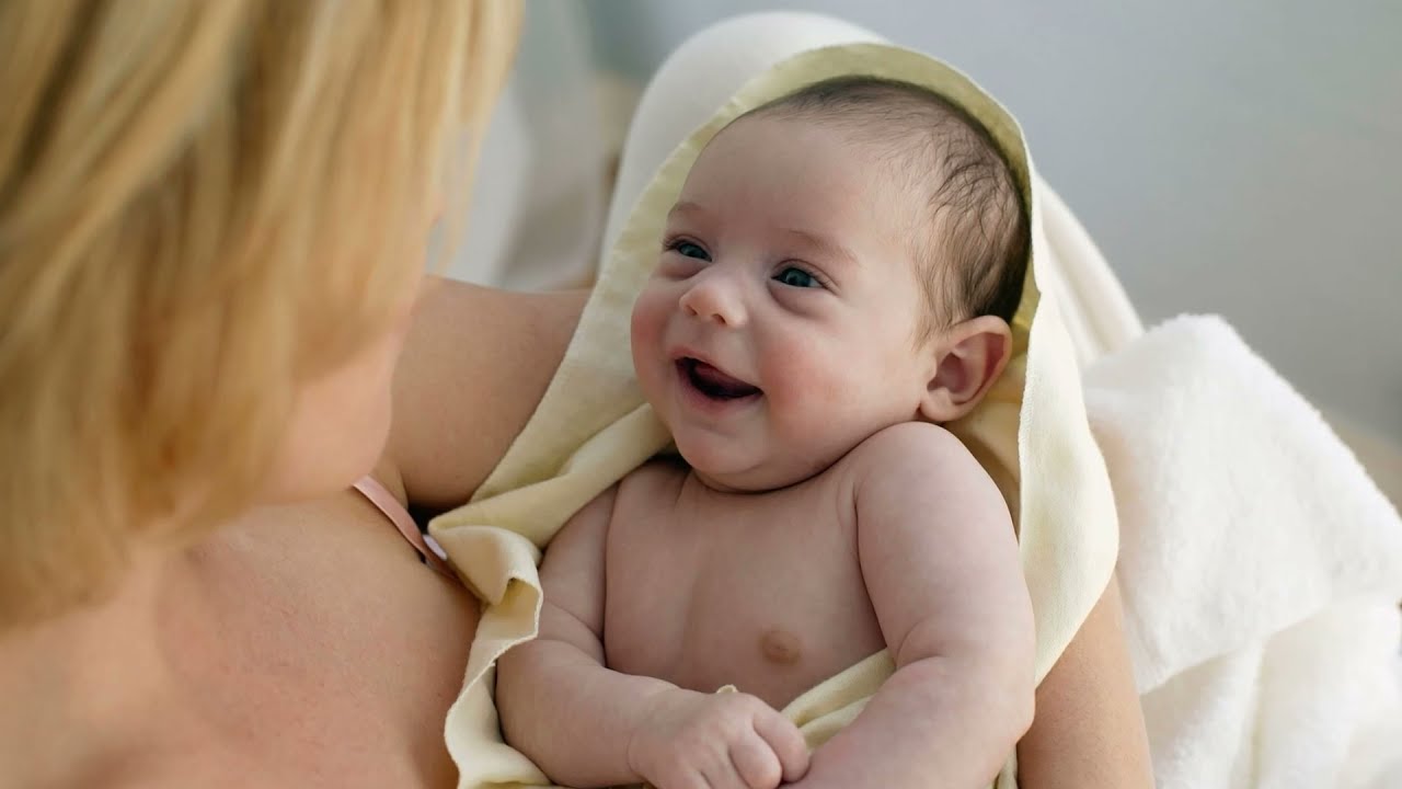 РОДНИЧКИ НОВОРОЖДЕННОГО РЕБЕНКА | Что делать если родничок выбухает или западает