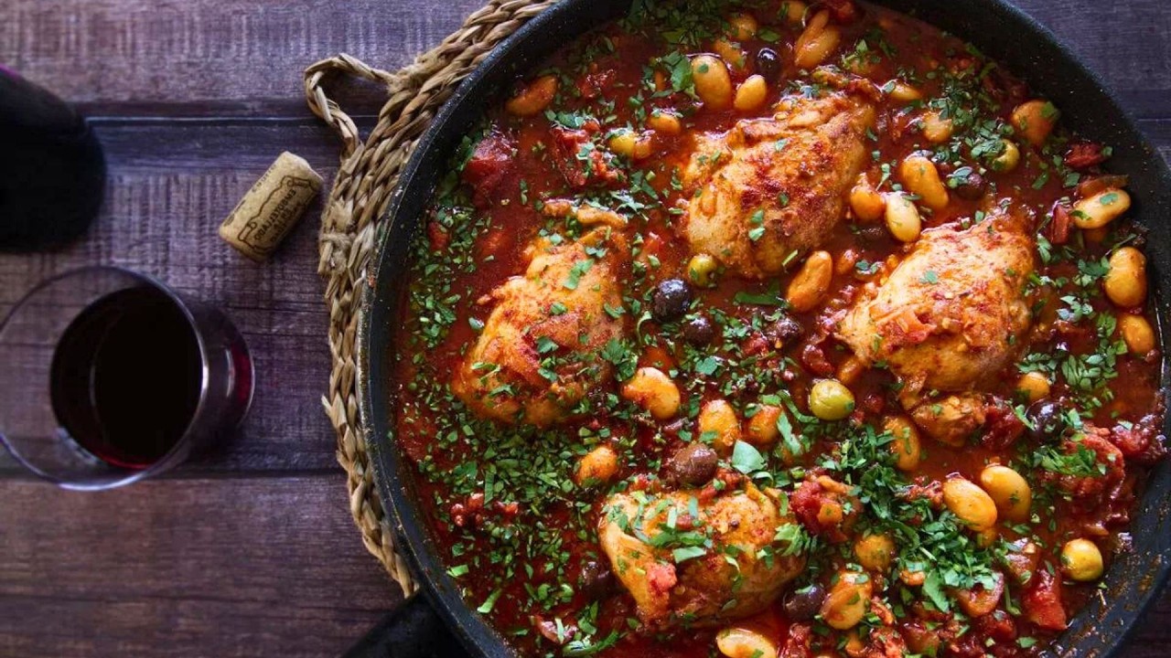 Delicious Spanish Chicken with Chorizo & Wine | Easy Recipe