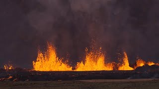 Footage from inside the town of Grindavik volcano eruption