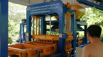 This video shows Fuda  QT4-18 automatic block machine produce
