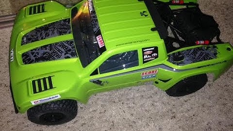 Axial Yeti Trophy Truck and Traxxas Slash VXL 4x4 Bash Session
