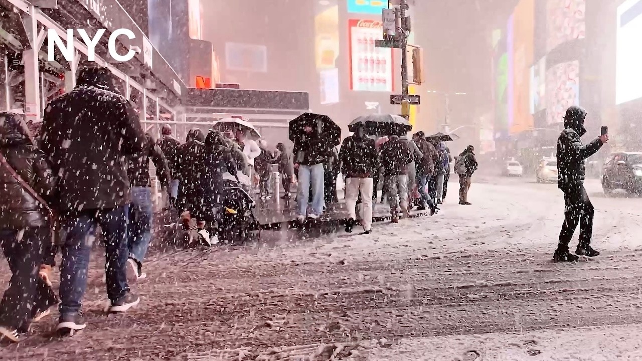 Heavy Snow Walk in Times Square 2026 | Late Night Manhattan Snowstorm ASMR