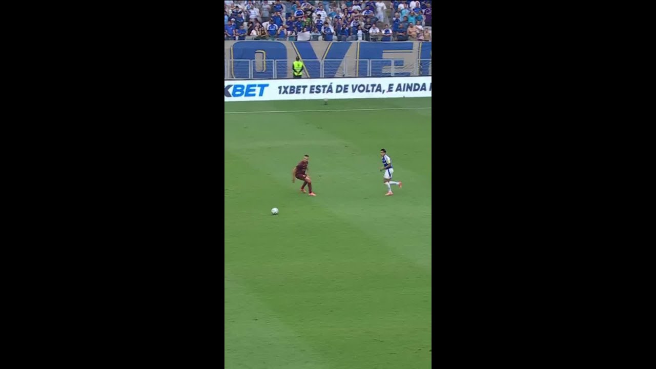 BERNAL LEVA COTOVELADA DE MATHEUS PEREIRA E SANGRA EM CAMPO | 