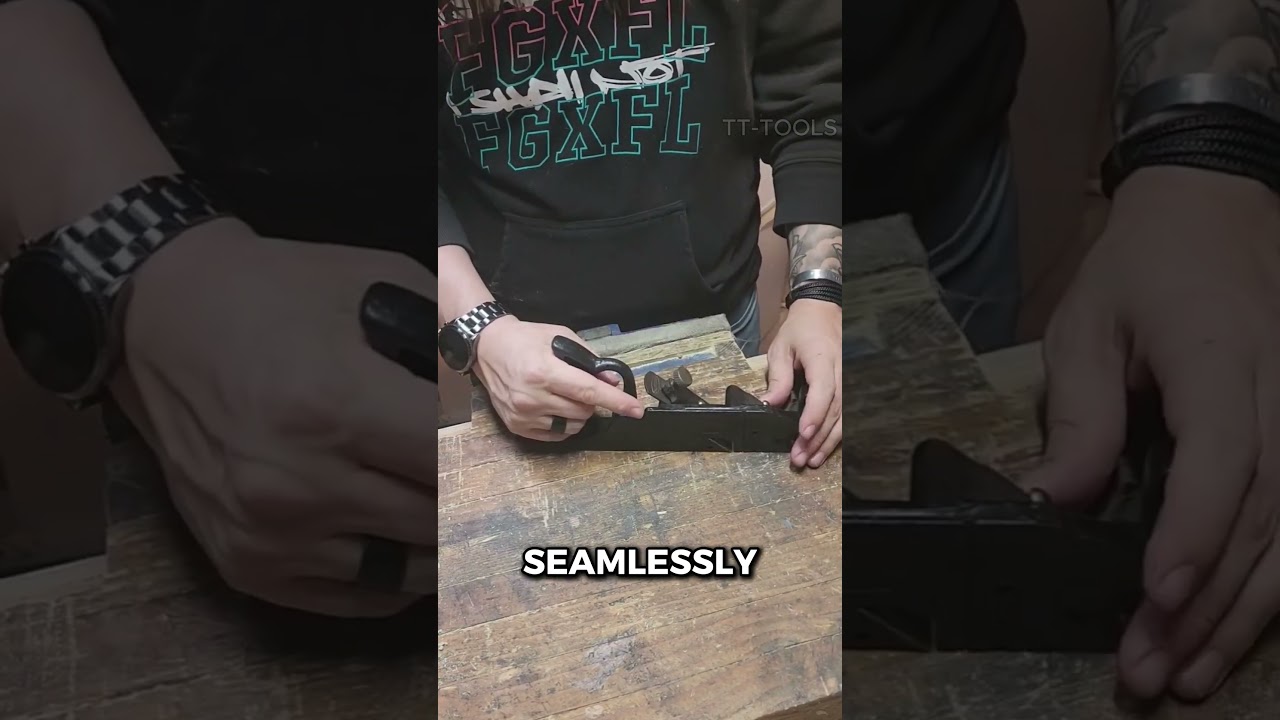 «Рубанк, который вырезает идеальные углубления в древесине? 🪵✨ 